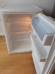 hladilnik z zamrzovalnikom 85 cm