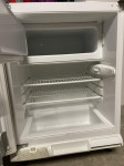 Prodam vgradni podpultni hladilnik z zamrzovalnikom