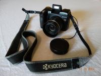 Digitalni fotoaparat KYOCERA M410R z dodatno opremo prodam