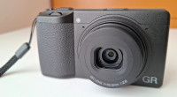 Prodam Ricoh GR III - napreden kompaktni digitalni fotoaparat