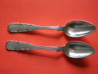 Par srebrnih čajnih žličk