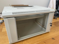 Datech zidni kabinet 6U 368 600x450 siv + polica