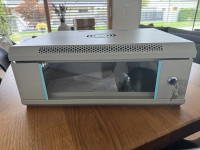 Omrežna omarica 4U 19" IP20 53x40x21 cm