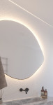 Stensko ogledalo z LED osvetlitvijo