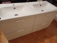 IKEA kopalniška omarica s keramičnim dvojnim umivalnikom