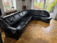 Črna usnjena sedežna 3x dvosed + kotni element cca. 310cm x 250cm
