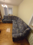 Kotna sedežna garnitura in fotelj