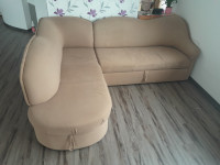 kotna sedežna garnitura kavč