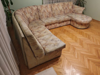 Kotna sedežna garnitura