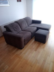 PRESTIŽNA SEDEŽNA GARNITURA NATUZZI (Alcantra ) IN TABUREJEM
