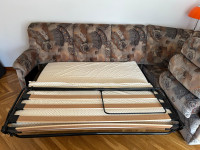 Prodamo kotno sedezno in fotelj