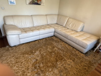 Usnjena sedežna garnitura priznane italijanske znamke Chateau d'Ax