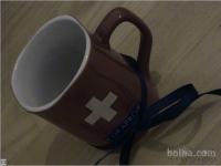 UGODNO! Nov rdeč lonček za kavo, čaj, mleko ... Curaprox naprodaj