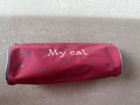 Rdeča TOALETNA TORBICA My Cat s tačkami za Vas ali mucko, mačkona :)