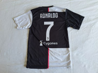 Športna majica Adidas Ronaldo velikost 152 cm oz. 11-12 let