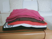 6 brezhibnih ženskih majic velikost L in XL v kompletu za samo 5 evrov