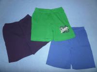 Kratke hlače - bombaž, št. 116 (2x nošene, cena za vse tri kom: 8 eur)