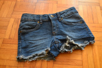 Trojne jeans kratke hlače velikost 128 in 134