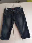 NOVE MODRE JEANS 3/4 KAPRI HLAČE 40/42