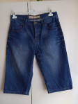 NOVE MODRE KRATKE JEANS HLAČE 42
