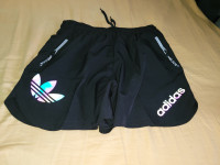 ADIDAS Sport kratke NOVE hlace! (XL)