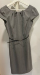 Comma kratka obleka v svetlo sivi barvi (36)