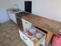 Ikea Varde sestav za letno kuhinjo in štedilnik Smeg