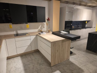 ODPRODAJA EKSPONATA (KUHINJA INGMAR Z APARATI)!