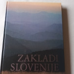 Knjiga Zakladi Slovenije. 300 strani, barvne fotografije