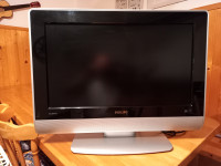 PRODAM  LCD TV PHILIPS 26 COL (66 cm) Z DALJINCEM