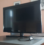 TV LCD LG, diagonalna dolzina 81 cm