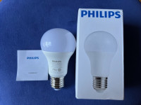 Pametna LED žarnica PHILIPS, E27, nova