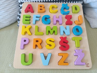 Hape lesena sestavljanka - slovenska abeceda