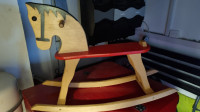 Lesen gugalnik konjiček za otroke