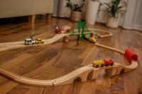 Lesena železnica z dodatki, vlaki
