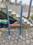 Lesene stolice, 2 para