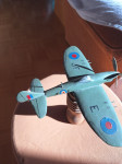 MODEL ANGLEŠKEGA LOVSKEGA LETALA SPITFIRE