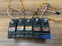 Servo motorji 2x hitec, 2x futaba