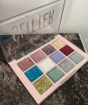 PALETA SENČIL ZA OČI Z BLEŠČICAMI