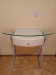 Toaletna mizica za ličenje, mere 100x42x88 cm, prodam.