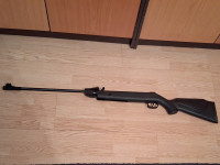 Nova zračna puška,znamke Sniper, kaliber 5,5 in 250.metkov.