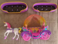 Barbie mavrična princesa kočija in kavč