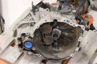 Menjalnik VOLVO V70 | OEM: 36010330 (D4204T5)