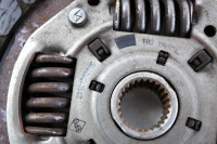 SKLOPKA OEM N. 301010996R ORIGINAL REZERVNI DEL RENAULT CLIO BH KH MK4