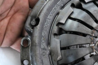SKLOPKA OEM N. 302101852R ORIGINAL REZERVNI DEL RENAULT CLIO B7 SCE MK