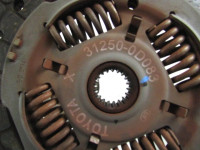 SKLOPKA OEM N. 31250-0D083 ORIGINAL REZERVNI DEL TOYOTA YARIS P9 MK2 R