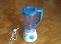 Gospodinjski mešalnik -blender