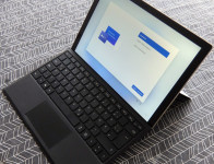 Microsoft Surface Pro 7 i5 8GB RAM + tipkovnica + polnilec ODLIČEN!