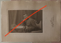 FOTOGRAFIJA OFICIRJA S SABLJO NA KARTONU - Trst, med 1900/1915