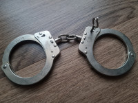 Policijske lisice Slovenske policije s ključem - originalne